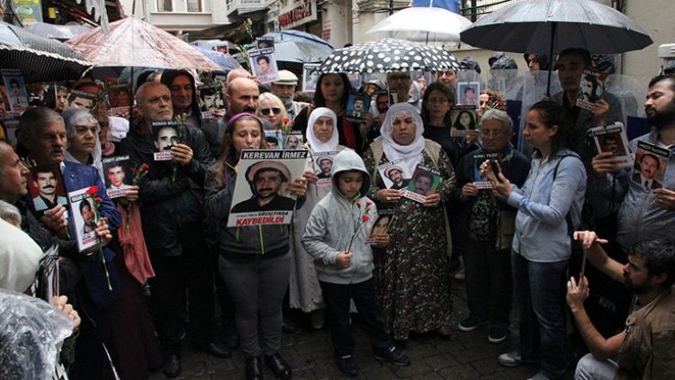 Cumartesi Anneleri 758'inci haftasında: Kervan İrmez’in kızı Zozan İrmez, Affet beni baba