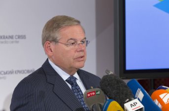 ABD'li Senatör Menendez: Türkiye, Rojava’daki insan hakları ihlallerinden sorumlu