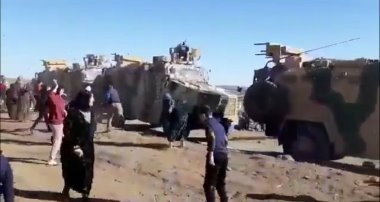 Rojava, Qamışlo’da Türk - Rus devriyesine taşlı protesto!