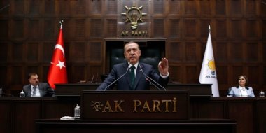 AKP'de ardı ardına yaşanan istifaların perde arkasında ne var?