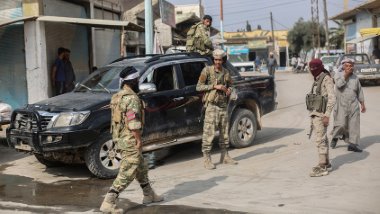 Türkiye, Suriye'de 35 bin maaşlı cihatçıya maaş veriyor