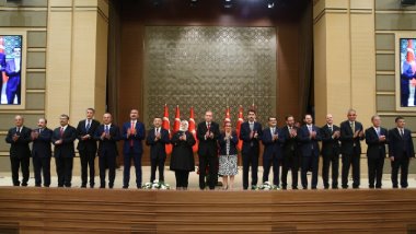 AKP Kulislerinde Parti'yi bitirecek adam konuşuluyor