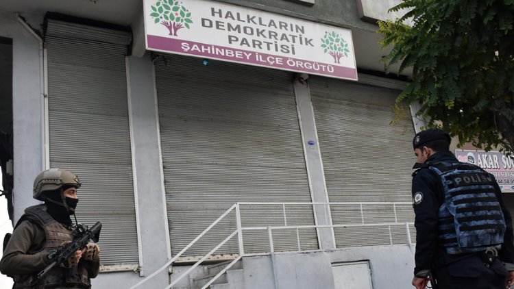 Savcı itiraz etti: Serbest bırakılan 10 Kürt siyasetçi cezaevine gönderildi