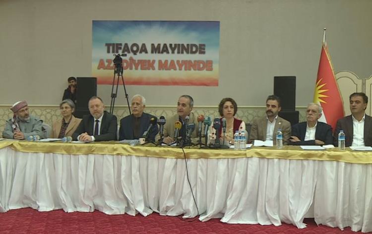 Kürt çalıştayı Diyarbakır'da başladı