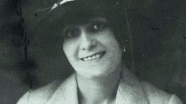 Öldürüldükten 100 sene sonra toprağa verildi