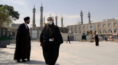 İran'da Kovid-19 nedeniyle kapalı olan camilerin tamamı yarın açılıyor