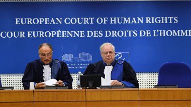 AİHM: Ana dilde eğitim talebi için gösteri suç değil