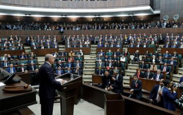 ‘AK Parti içinde demokrasi arayışı’