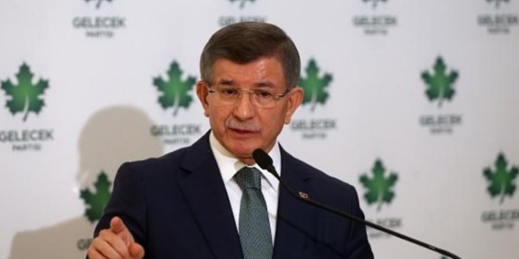 Davutoğlu: Darbe tehdidi varsa Erdoğan 45 gündür neden Ankara dışında?