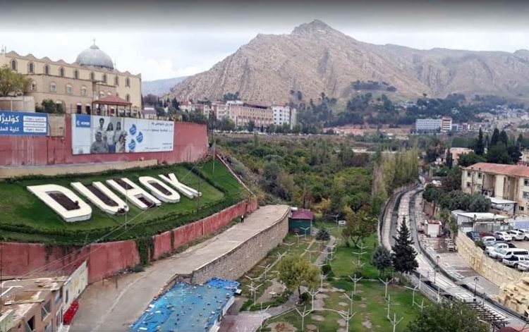 Duhok’ta halka nakit para ve gıda yardımı yapıldı