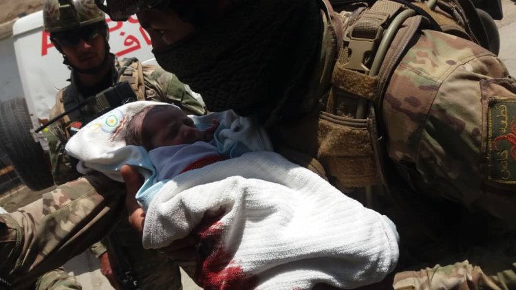 Afganistan'da doğumhaneye ve cenaze törenine düzenlenen saldırılarda toplam 56 kişi öldü