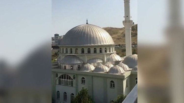 Camilerden Çav Bella Marşı Çalındı