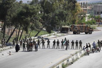 Rusya’dan İdlib’e hava saldırısı: Çok sayıda insan Türkiye sınırına sığındı