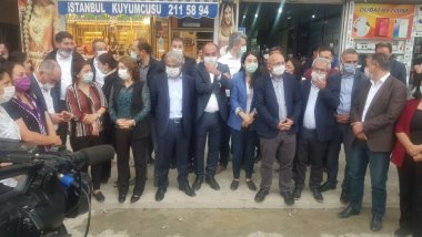 Hakkari'de polis HDP'ye karşı barikatlar kurdu