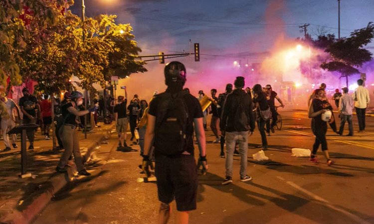 ABD’de siyahi bir vatandaş polis tarafından vurularak öldürüldü