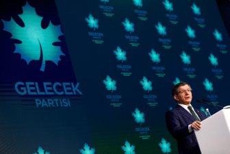 AKP’de toplu istifa: Gelecek Partisi’ne geçtiler