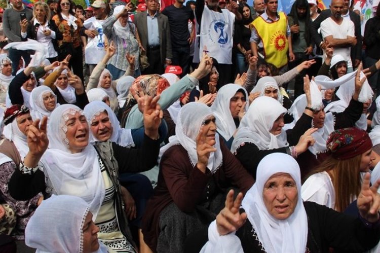 "Türkiye bölgede “işgal” hukuku bile uygulamıyor"