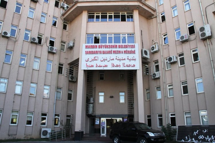 Kayyum yönetimindeki Mardin Büyükşehir Belediyesi’nde yolsuzluk operasyonu: 10 kişi gözaltına alındı 