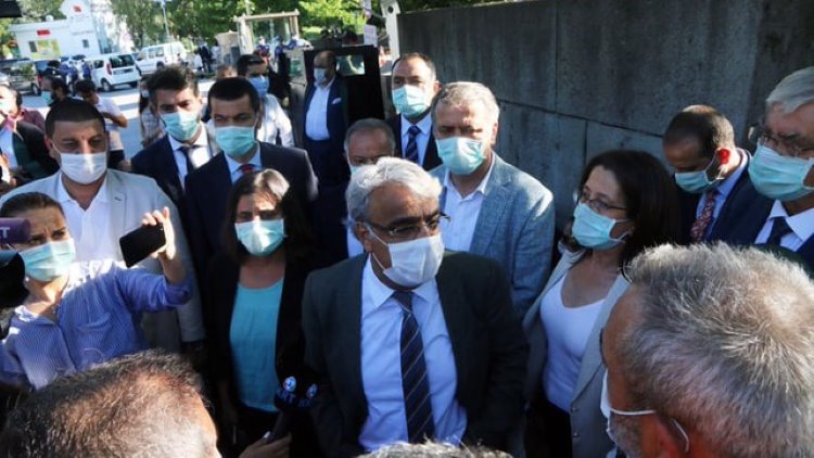 Baro Başkanları kendilerine desteğe gelen Sancar için yerlerinden bile kımıldamadılar