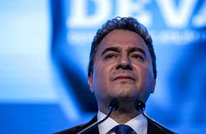 "Bize ekonomi dersi veriyor" diyenler SMS ile IBAN gönderip, halktan para istiyor