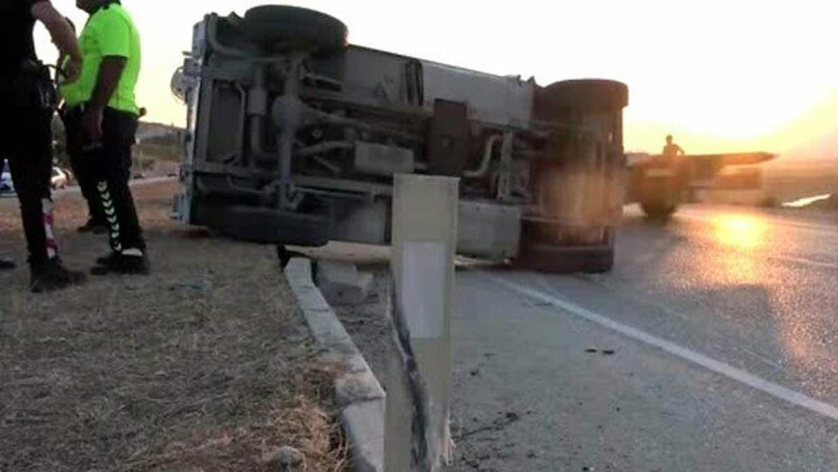Hakkari'de zırhlı araç devrildi: 2 polis hayatını kaybetti