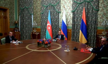 Ermenistan ve Azerbaycan dışişleri bakanları Moskova'da: Aliyev 'bu Son şans' dedi