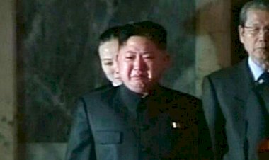 Kim, halkına konuşma yaparken ağladı!