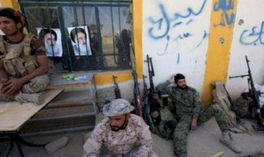 İran güçleri Suriye'deki Enes b. Malik caddesinin adını Humeyni caddesi yaptı