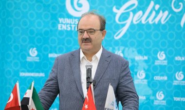 Fransa,  Bakan Yardımcısının küfür içerikli tweetini askıya aldırdı!