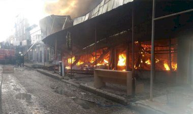 Van: Rus pazarında yangın çıktı