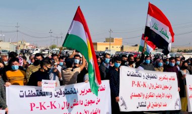 Duhok kamplarında kalan Şengallilerden PKK protestosu