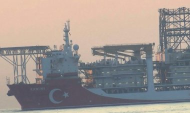 Türkiye'nin üçüncü sondaj  gemisi Kanuni bugün Karadeniz'e açıldı