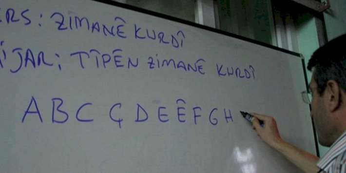 Kürtçe öğretmen ataması kampanyasına siyesetçi ve aydınlardan destek