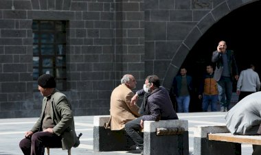 Diyarbakır Valisi: Kürtçe anonslar yapılabilir