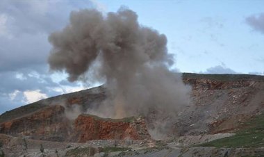 TSK savaş uçakları, Zaho kırsalında PKK'ye ait aracı vurdu