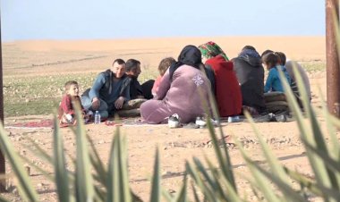 Rojava'nın Ayn İsa kentinde halk evlerini terkediyor