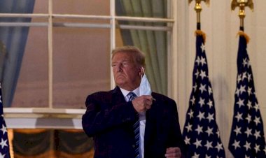 Trump daha önce karşı çıktığı yardım paketini imzaladı