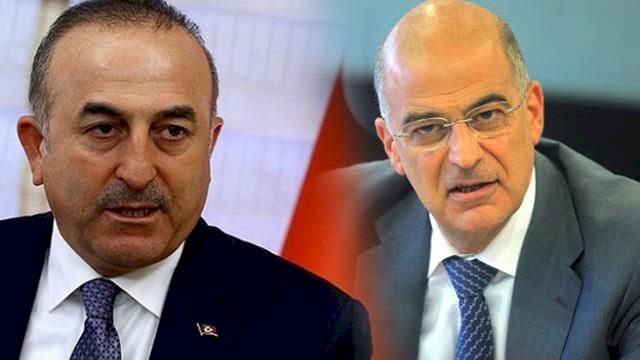 Çavuşoğlu ile Dendias arasında sosyal medyada 'yeni yıl' gerginliği