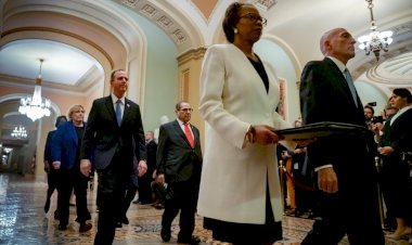 Trump’a karşı azil maddesini içeren tasarı Meclise sunuldu