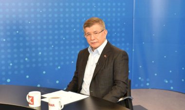 Davutoğlu: Erdoğan vesayet altında; bir adım sonra o da tasfiye edilecek