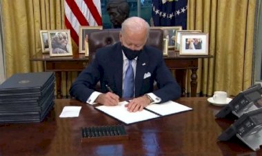 Biden, Trump yönetiminin kararlarını tersine çeviren 17 kararname imzaladı