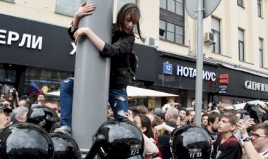 Rusya'da sokaklar karıştı! Ülke Çapında Gösteriler Başladı