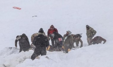 Çığ altında kalan 5 kolberin cansız bedenine ulaşıldı