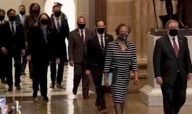 Trump'ın yargılaması için azil tasarısı Senato'ya sunuldu