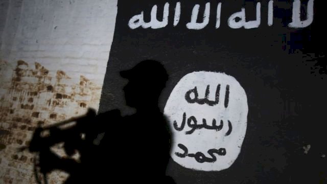 Süleymaniye kent sınırında IŞİD bayrağı asıldı ve bomba patlatıldı!