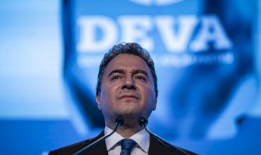 Babacan'dan hükûmete: Önünüze gelen herkese hain demeyi bırakın