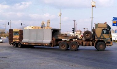 TSK'dan Suriye sınırına tank ve beton blok sevkiyatı