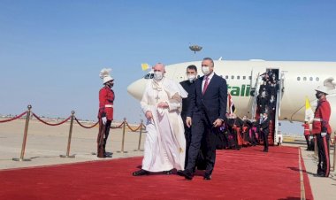 Tarihi ziyaret başladı... Papa Franciscus Irak'ta