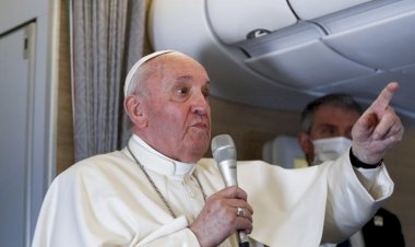 Papa Francesco: Musul'da 'IŞİD'e bu silahları kim satıyor?' diye düşündüm