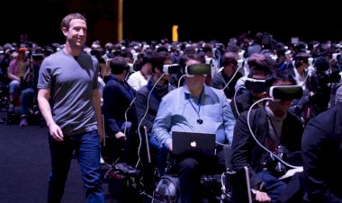 Facebook CEO'su Zuckerberg 'ışınlanma' için tarih verdi